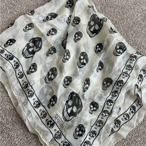 Alexander McQueen Skull Scarf✨